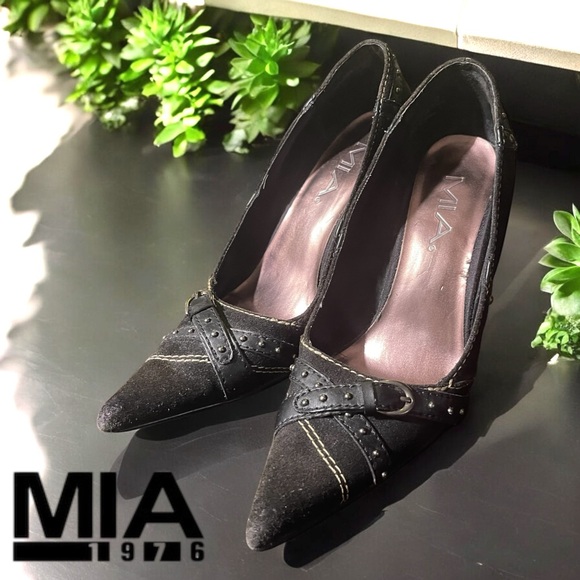 Mia Black Suede Pointy Toe Heel - Picture 16 of 16